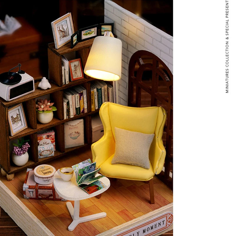Mini DIY Dollhouse Kit